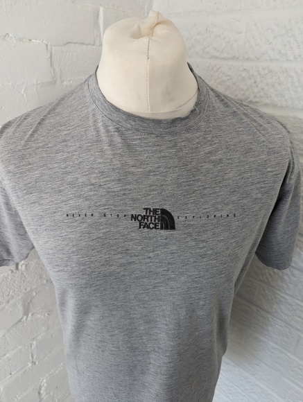 Retro The North Face Crew Neck T Shirt - Size M - Grey - Cotton - P2P 22" - Picture 2 of 7